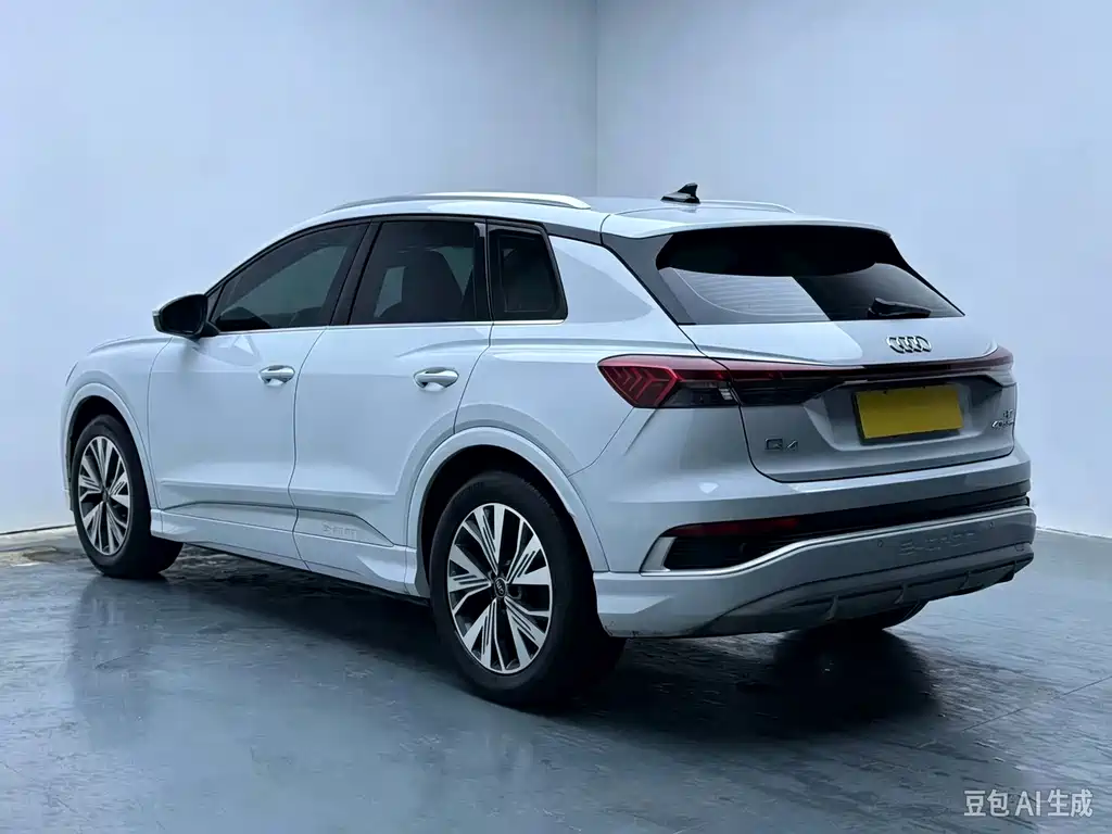 Audi Q4 e-tron — миниатюра 4