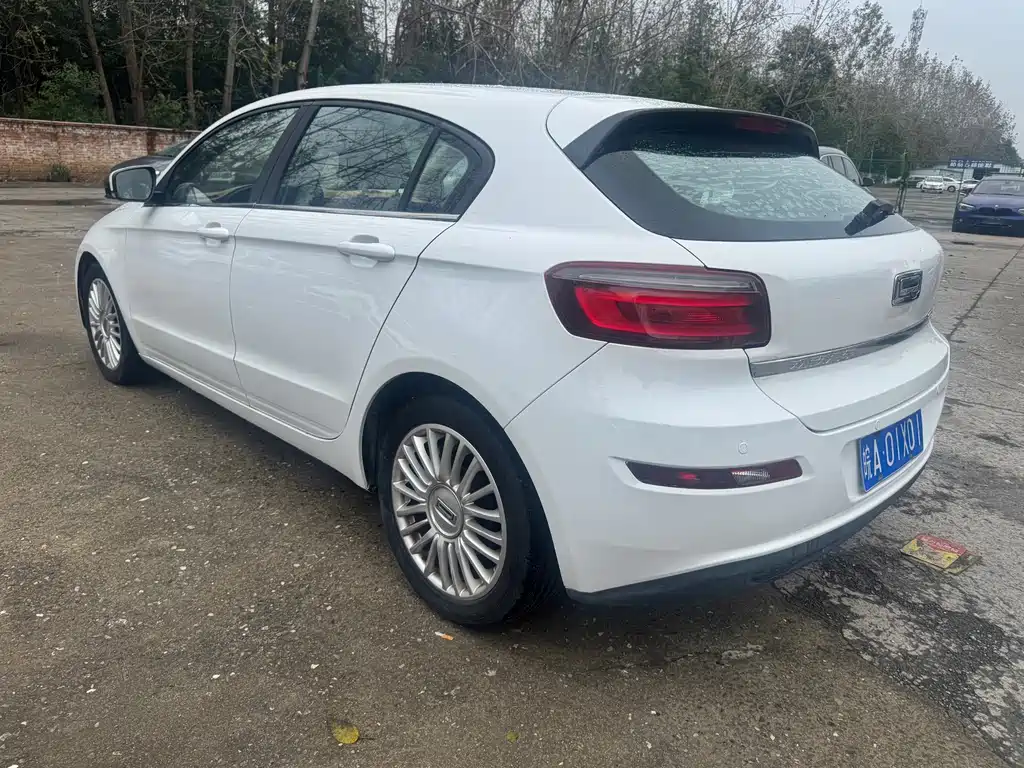 Qoros Qoros 3 — миниатюра 4