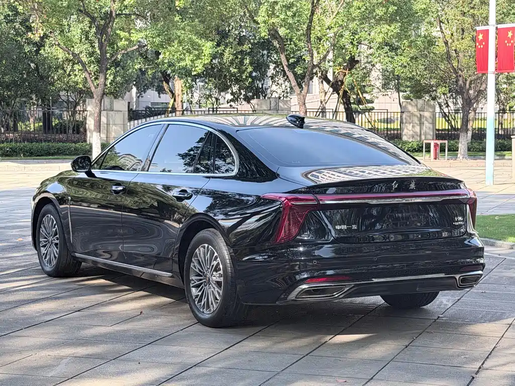 Hongqi Hongqi H5 — миниатюра 14