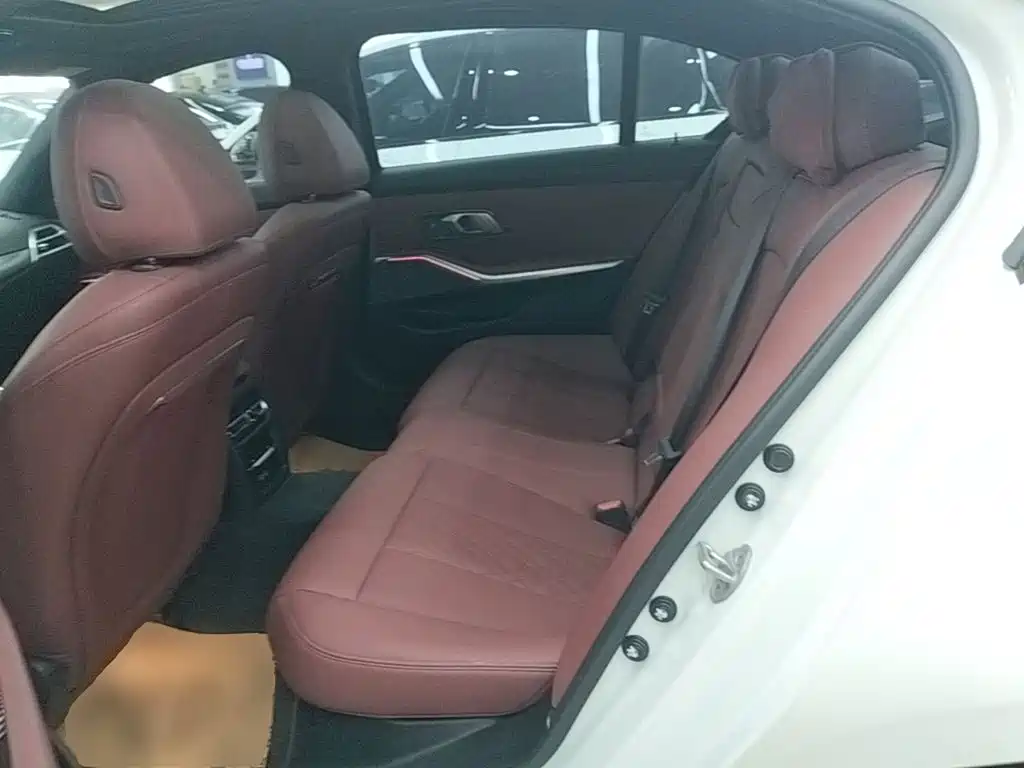 BMW 3 Series — миниатюра 17