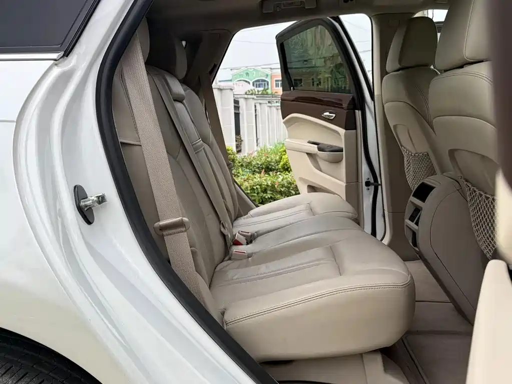 Cadillac SRX — миниатюра 7