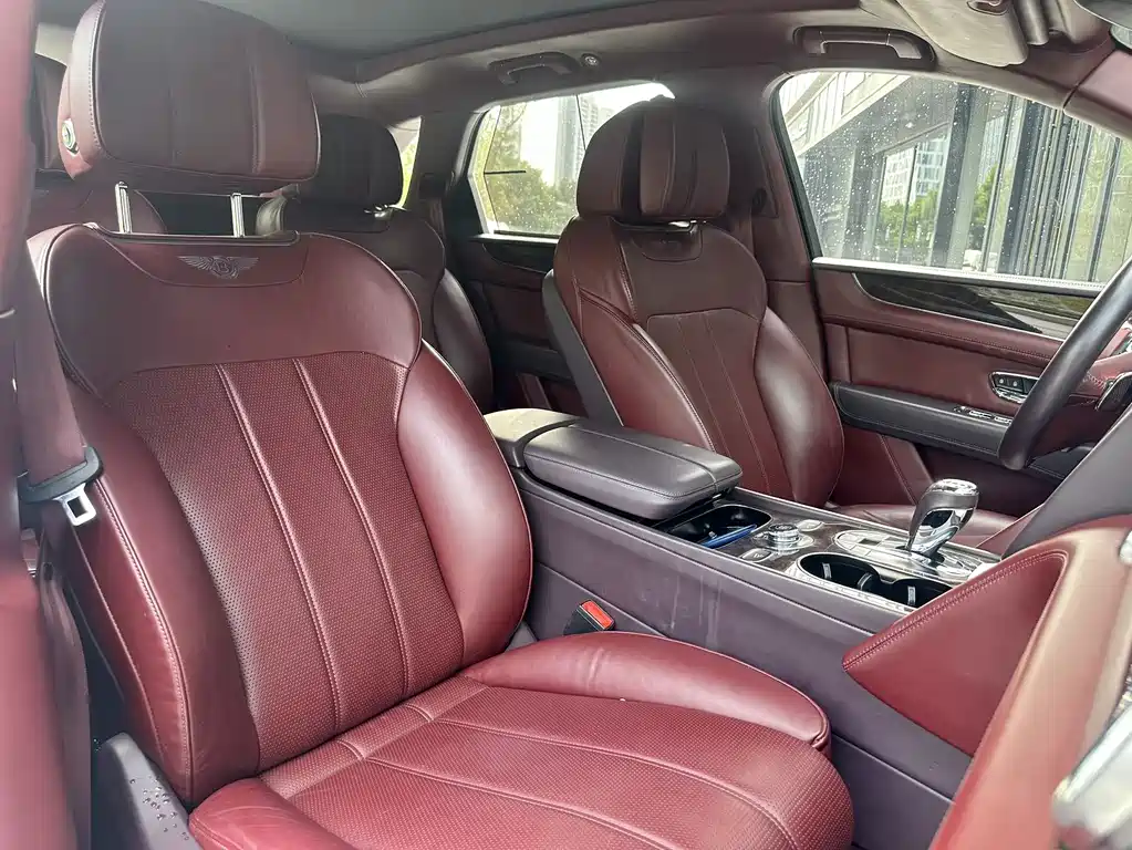 Bentley Bentayga — миниатюра 8