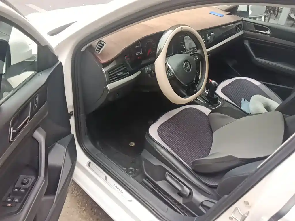 Volkswagen Lavida — миниатюра 17