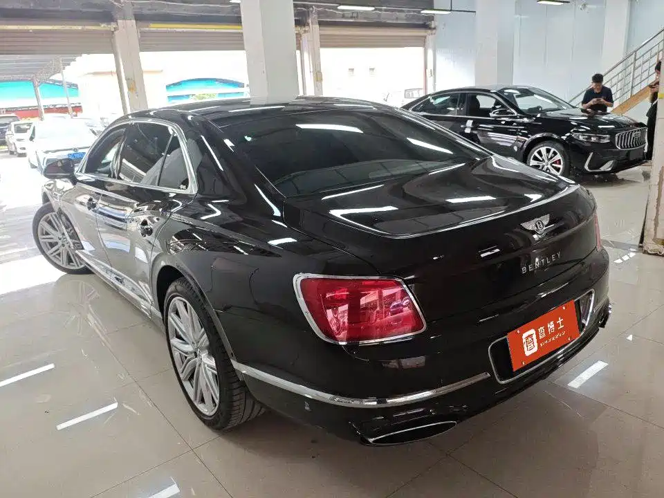 Bentley Flying Spur — миниатюра 12