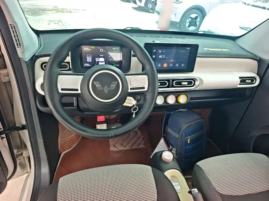 Wuling MINIEV — миниатюра 10