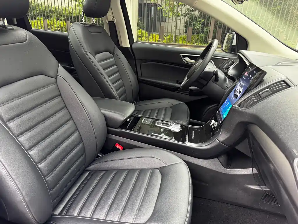 Ford Edge — миниатюра 18
