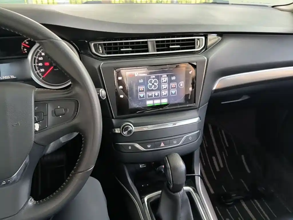 Peugeot 408 — миниатюра 10
