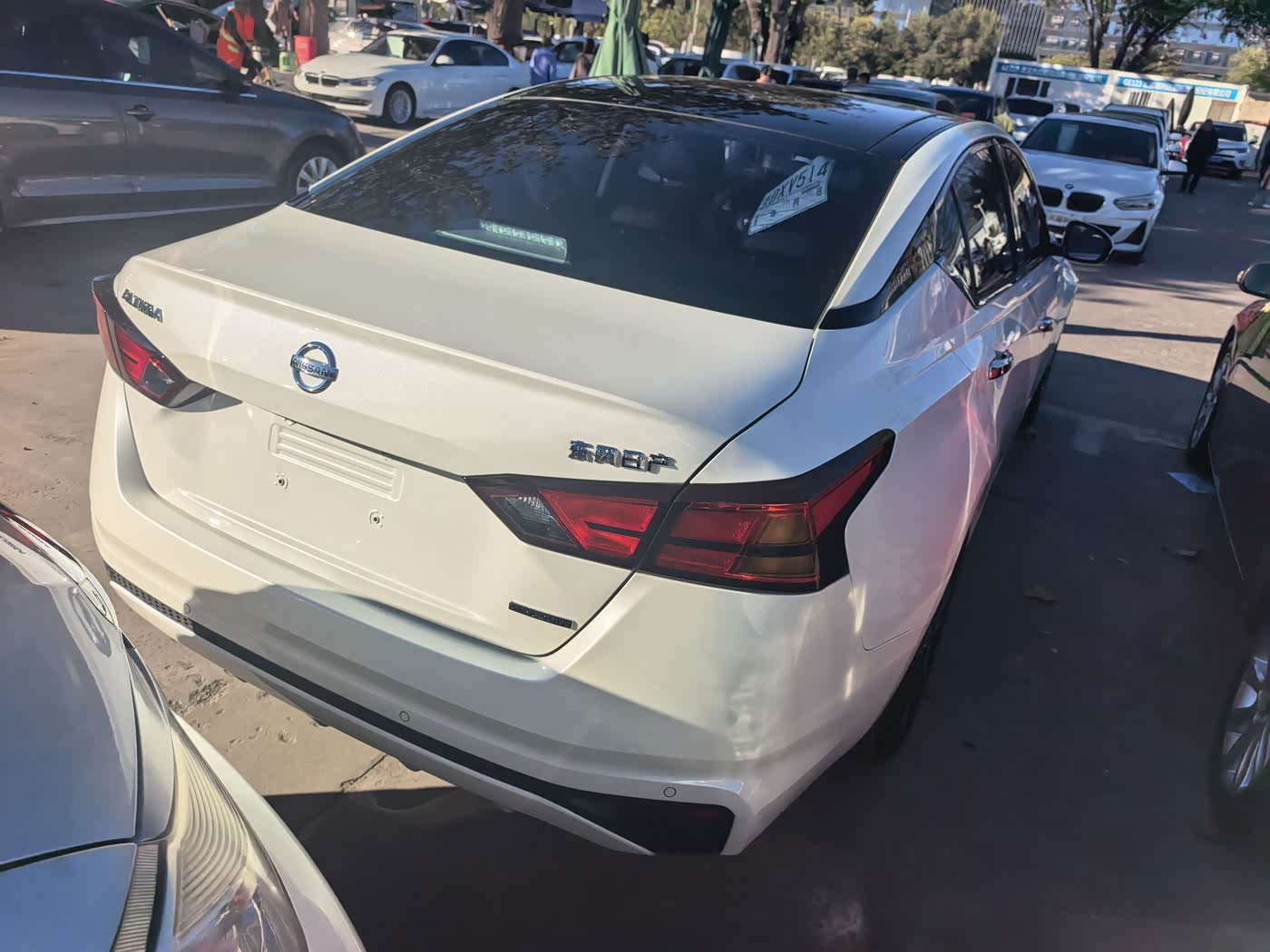 Nissan Teana 2.0 л 2021 г. Белый, пробег 43000 км
