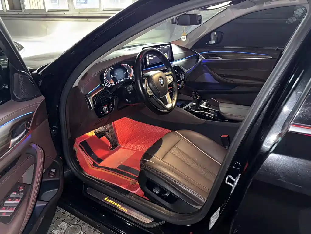 BMW 5 Series — миниатюра 8
