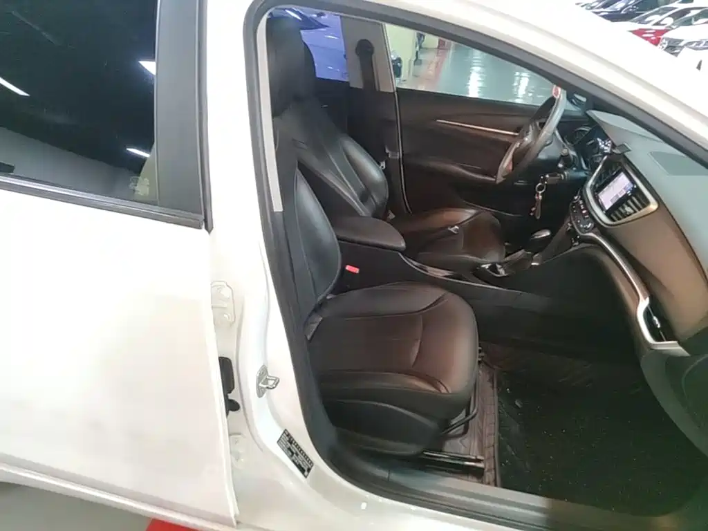 Buick Excelle — миниатюра 25