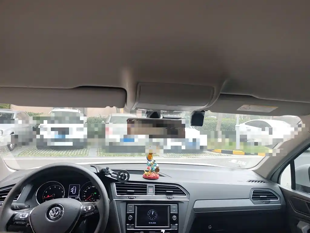 Volkswagen Tiguan L — миниатюра 14