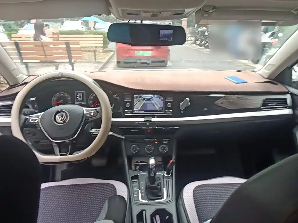 Volkswagen Lavida — миниатюра 10