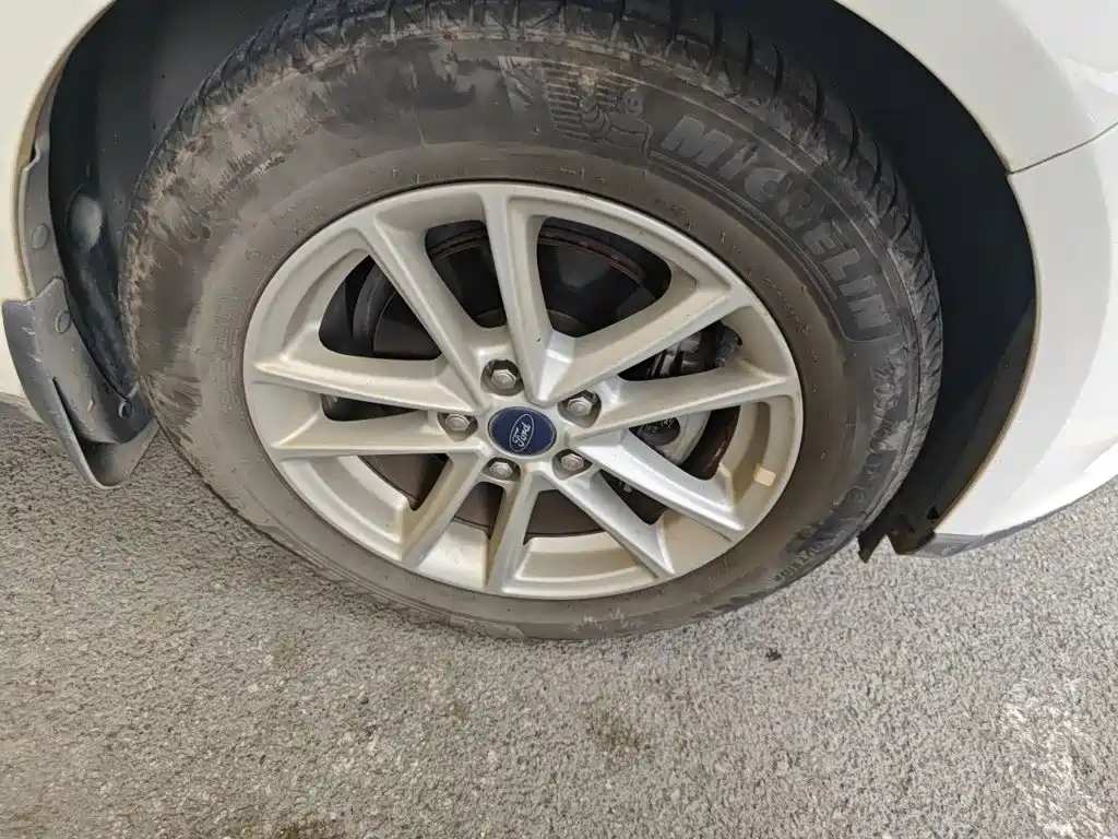 Ford Focus — миниатюра 25