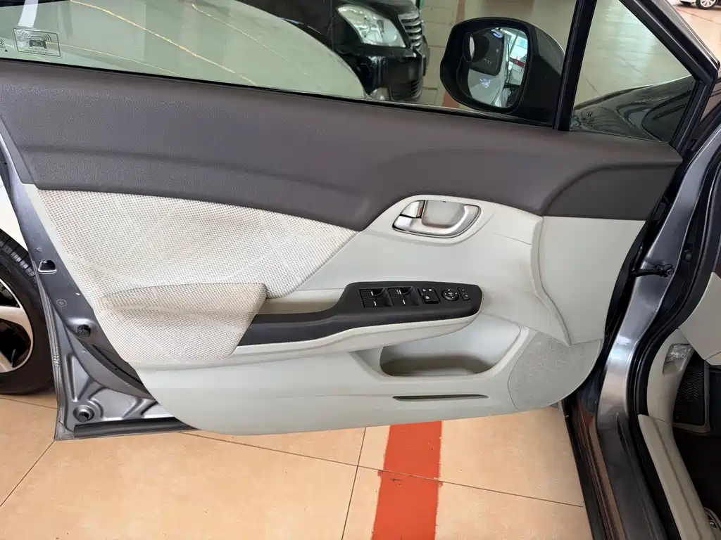 Honda Civic — миниатюра 13