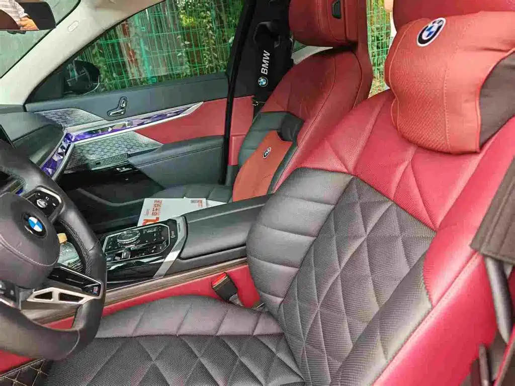 BMW 7 Series — миниатюра 5