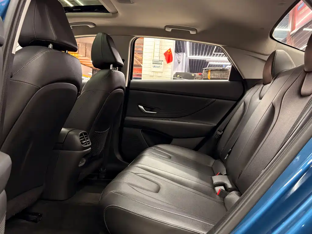 Hyundai Elantra — миниатюра 29