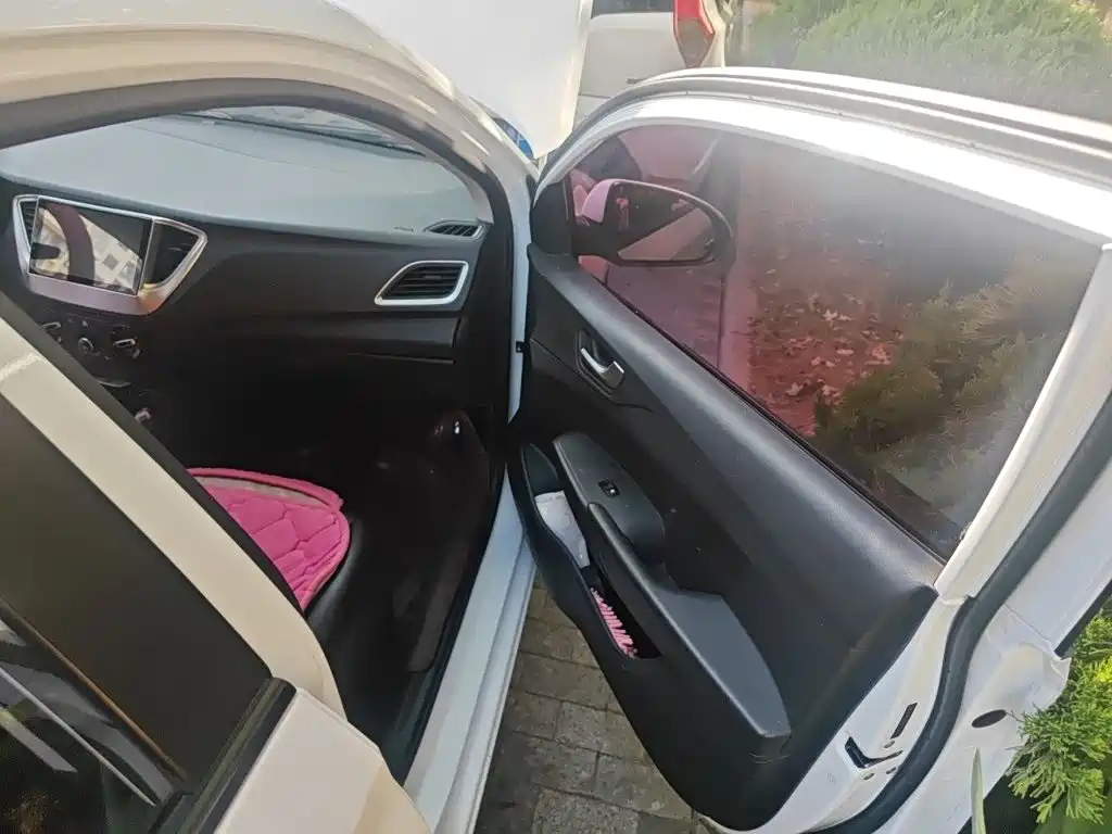 Hyundai Verna — миниатюра 18