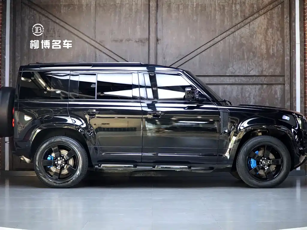 Land Rover Defender — миниатюра 4