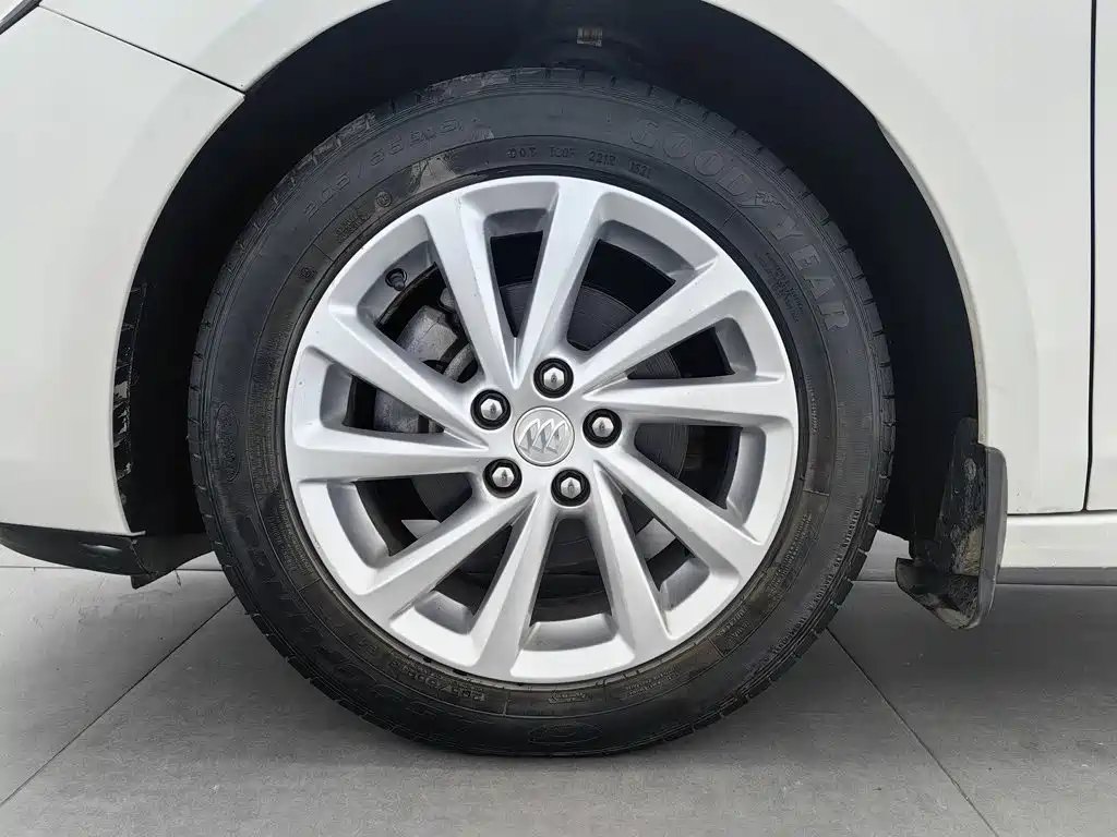 Buick Verano — миниатюра 17