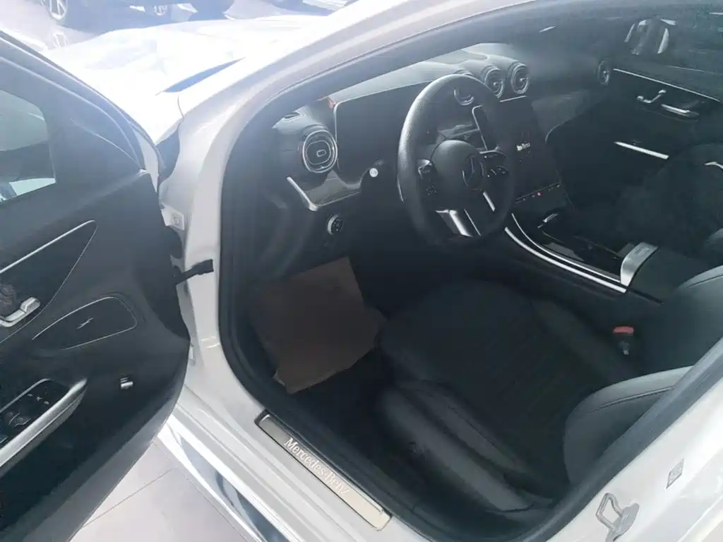 Mercedes-Benz C-Class — миниатюра 16