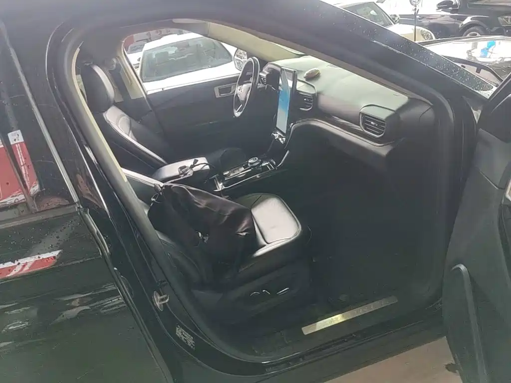 Ford Explorer — миниатюра 25