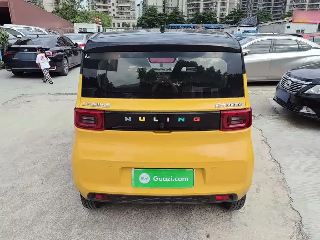 Wuling MINIEV — миниатюра 6