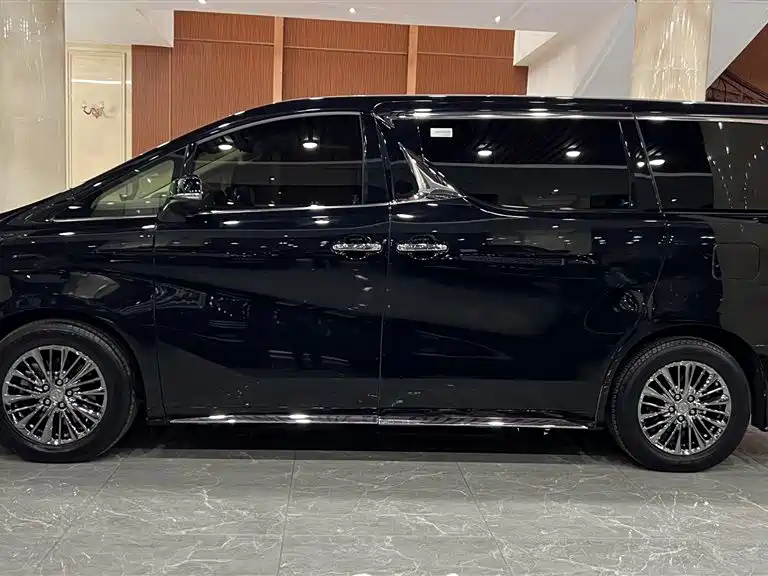 Toyota Vellfire — миниатюра 7