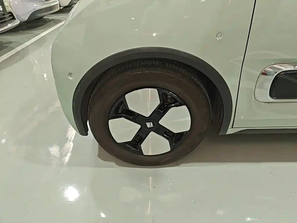 Baojun KiWi EV — миниатюра 23