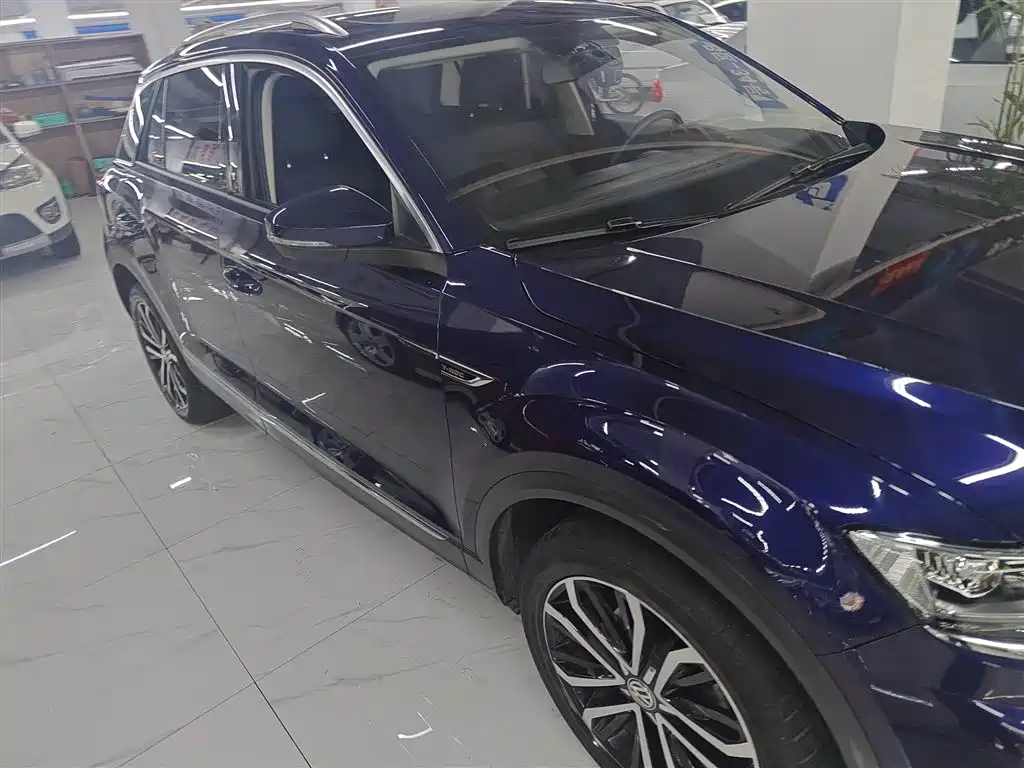 VOLKSWAGEN T ROC EXPLORING SONGS