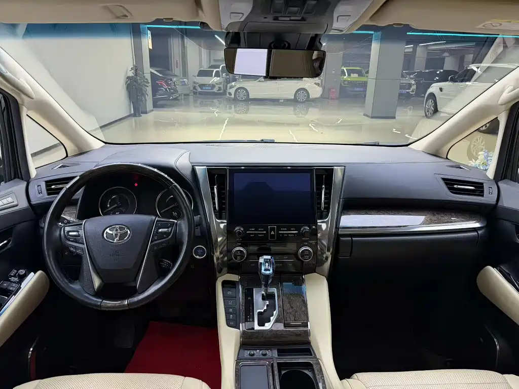 Toyota Vellfire — миниатюра 6