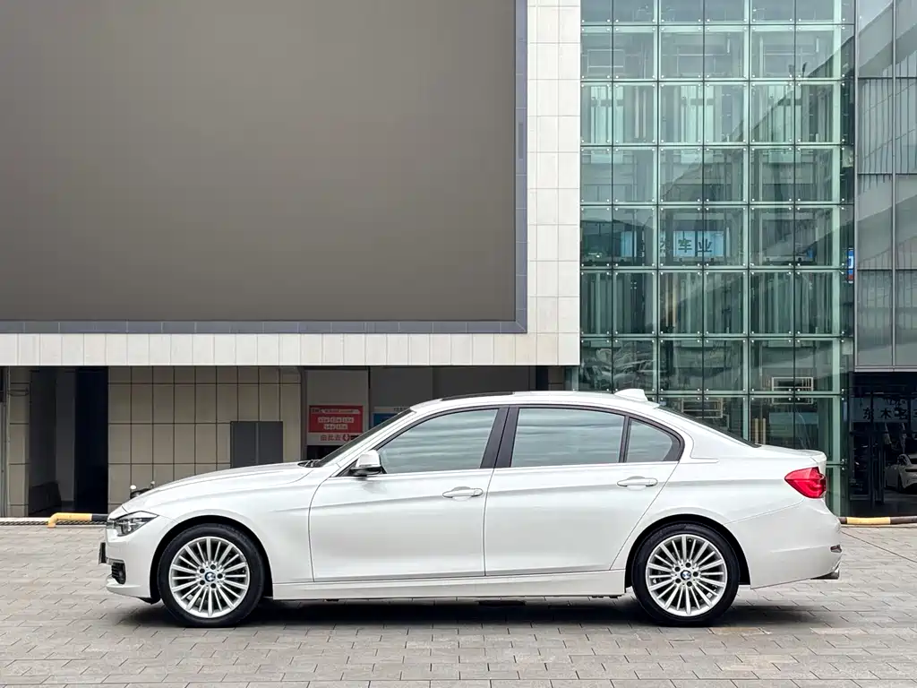 BMW 3 Series — миниатюра 3