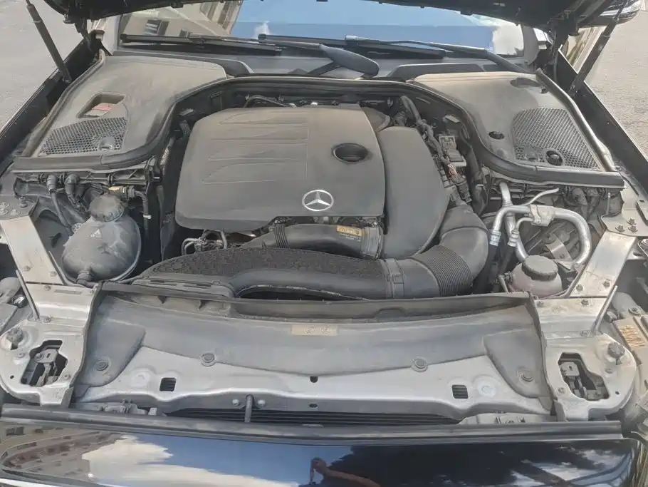 Mercedes-Benz E-Class — миниатюра 10