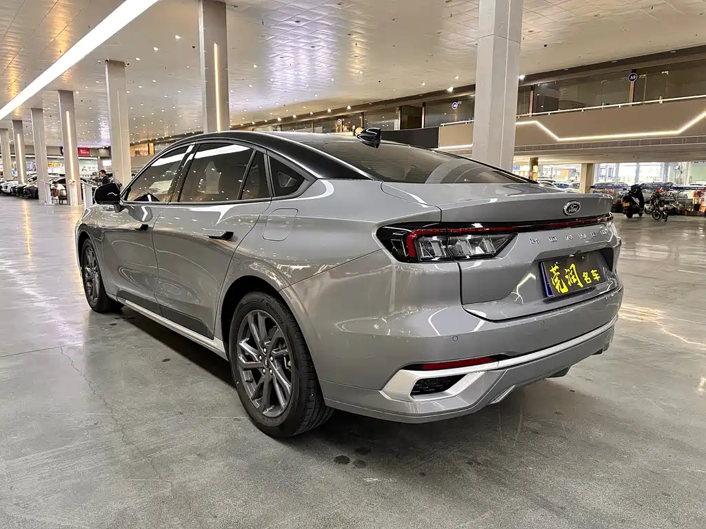 Ford Mondeo — миниатюра 15