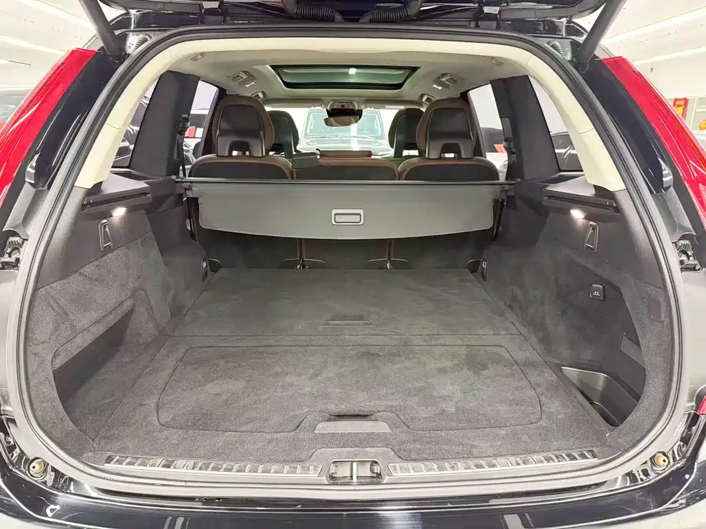 Volvo XC90 — миниатюра 19
