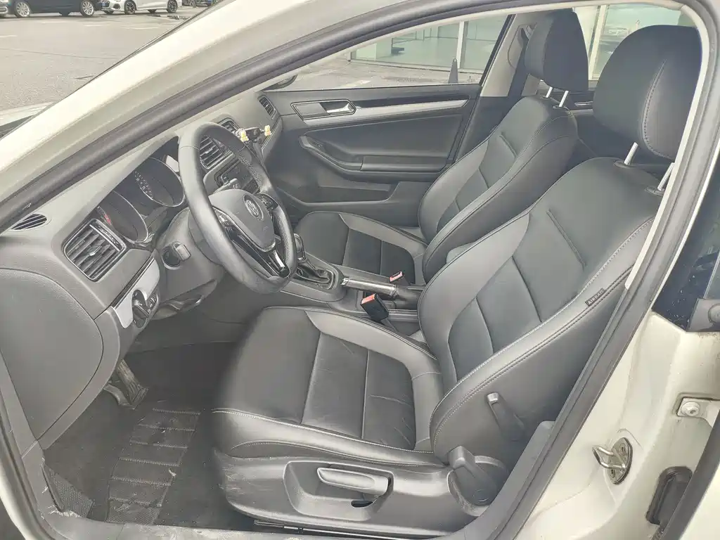 Volkswagen Sagitar — миниатюра 7