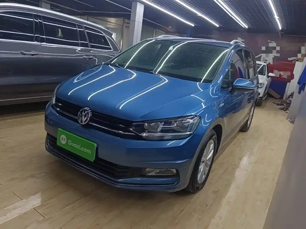 Volkswagen Touran — миниатюра 2