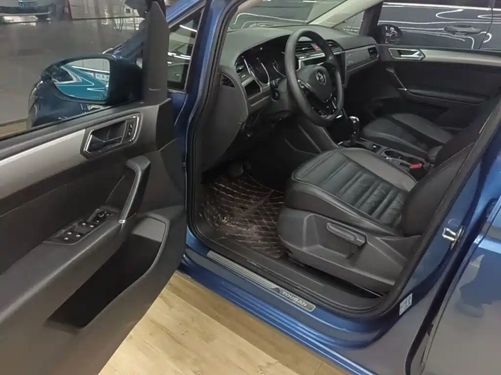 Volkswagen Touran — миниатюра 16