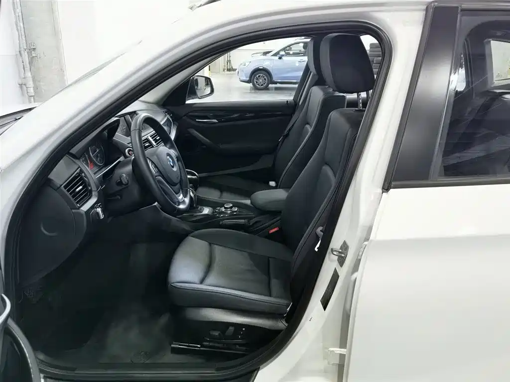 BMW X1 2015 sDrive18i Lead