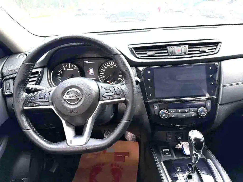 Nissan X-Trail — миниатюра 5