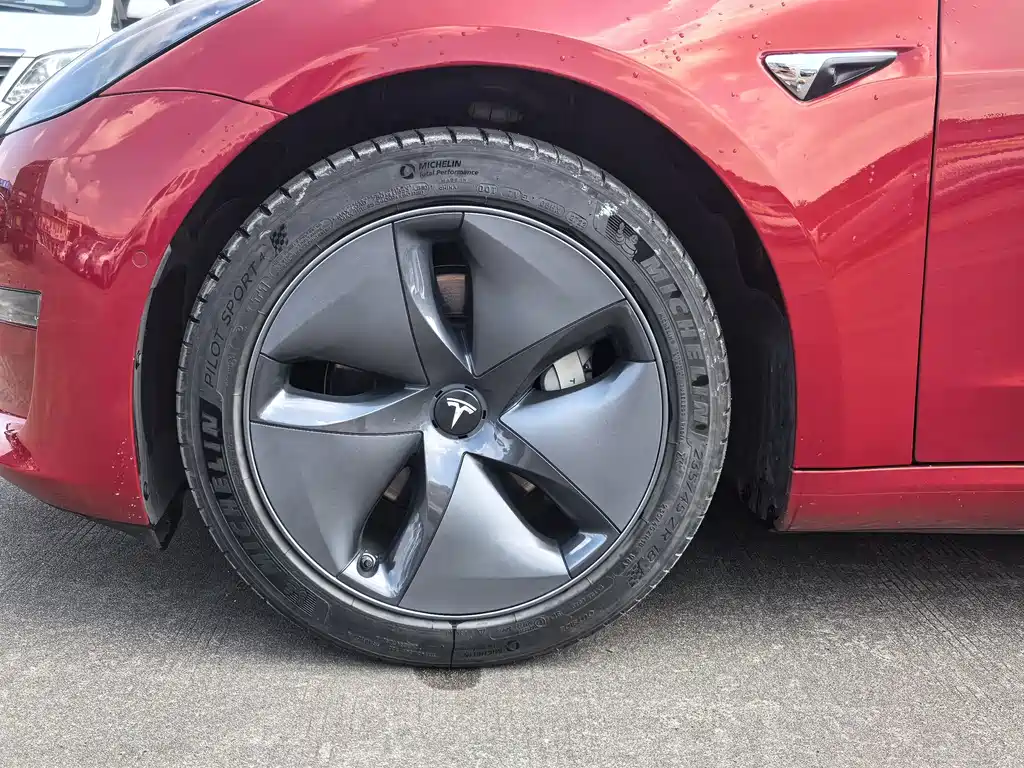 Tesla Model 3 — миниатюра 4