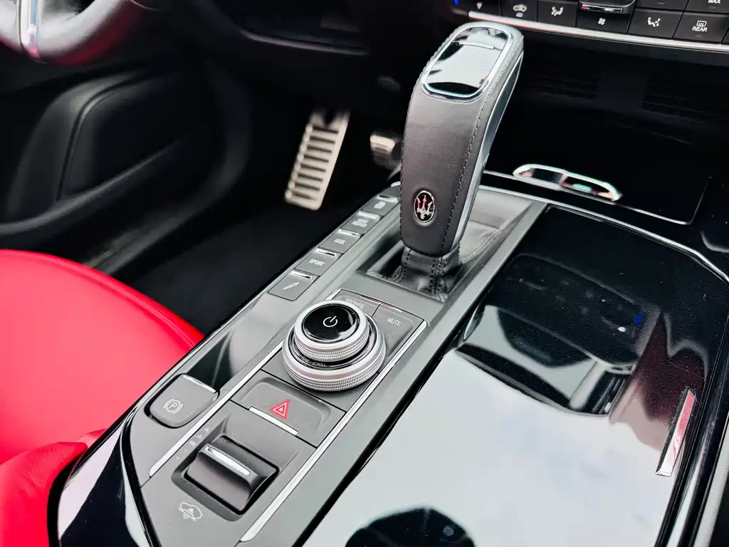 Maserati Levante — миниатюра 10