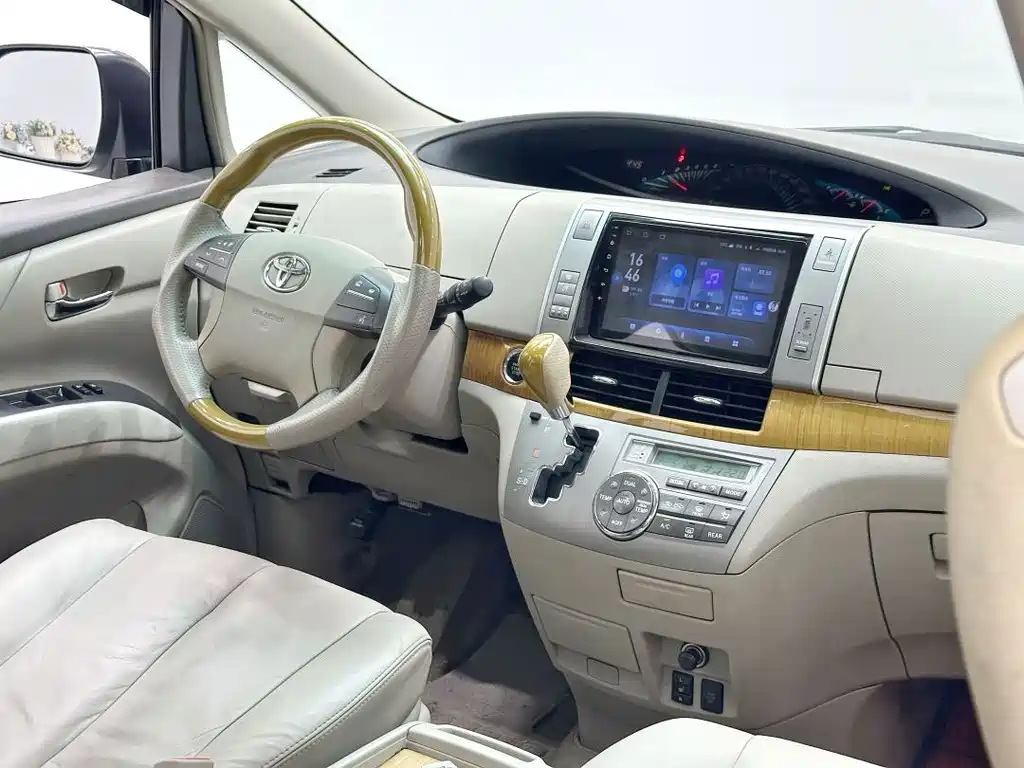 Toyota Previa — миниатюра 15