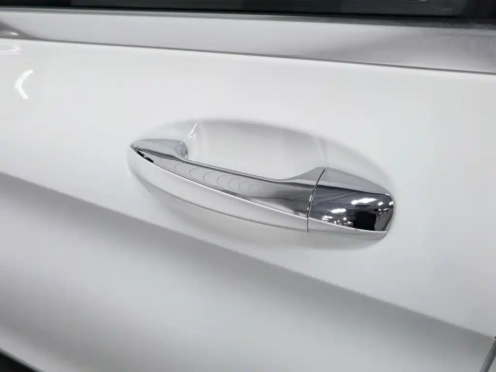Mercedes-Benz C-Class — миниатюра 18