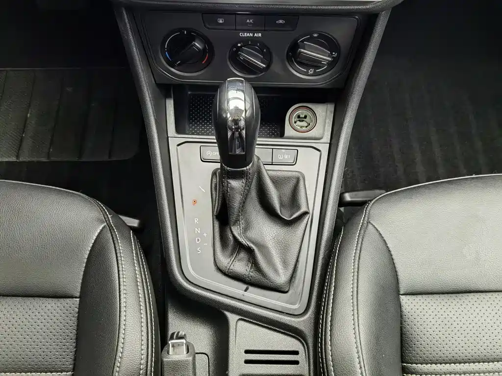 Volkswagen Lavida — миниатюра 13