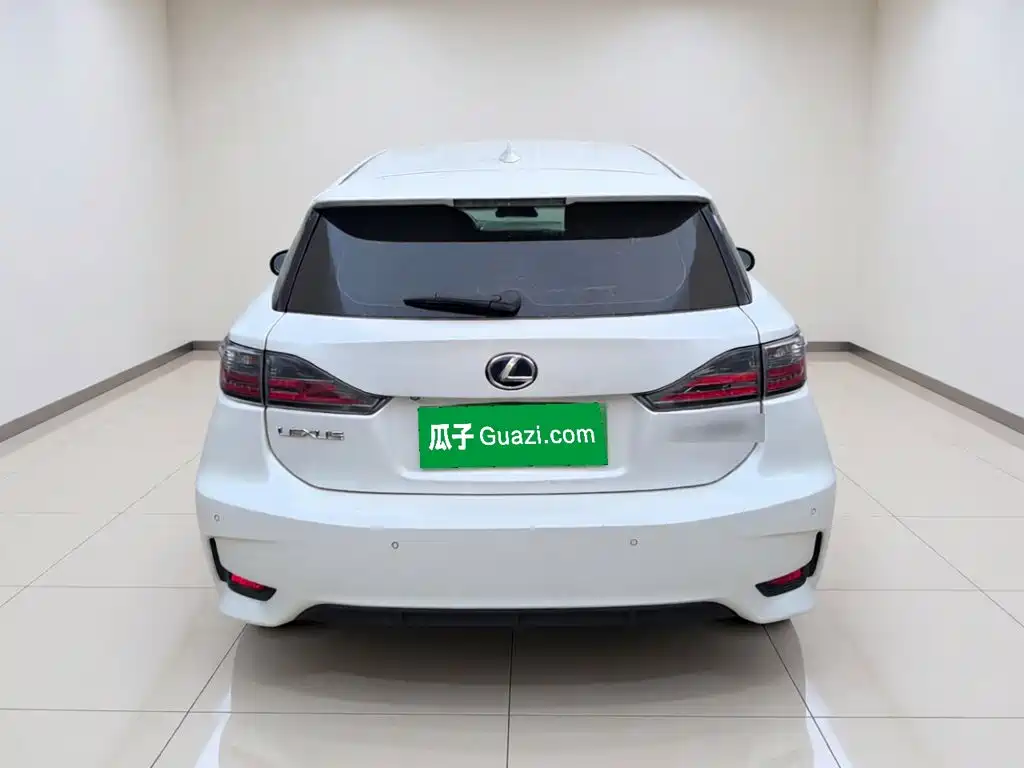 Lexus CT — миниатюра 5
