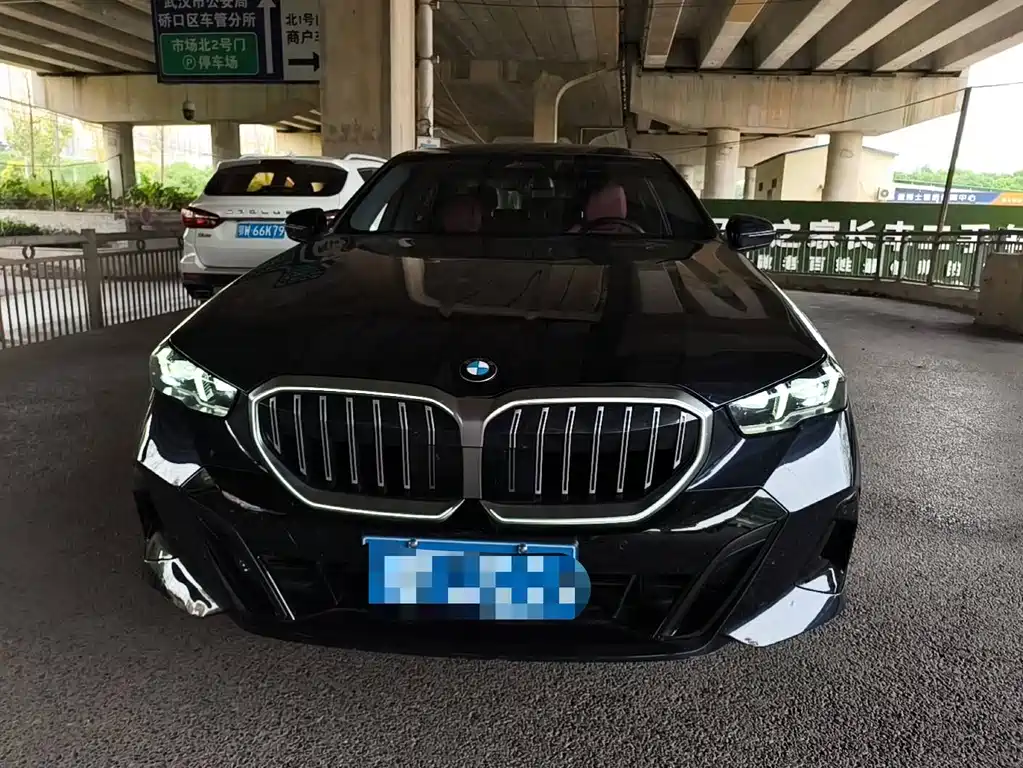 BMW 5 Series (Import) — миниатюра 2