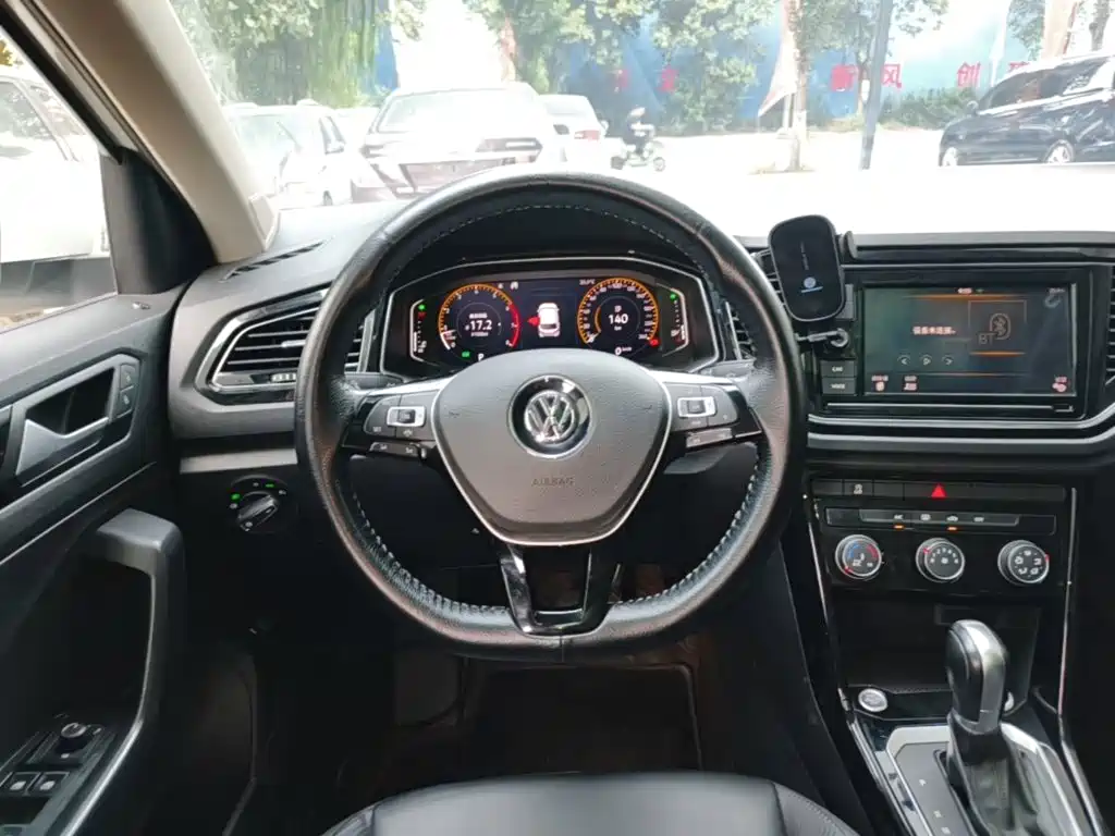 Volkswagen T-Roc — миниатюра 11