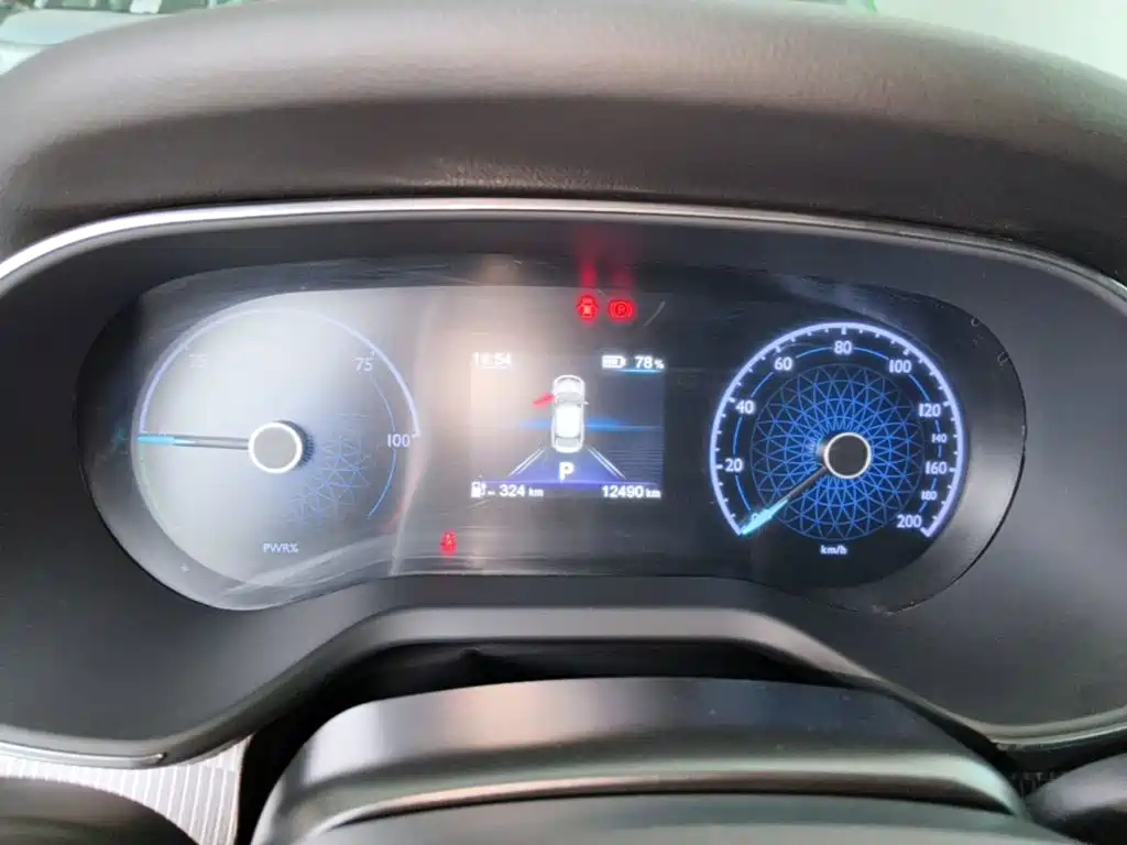 Hongqi Hongqi E-QM5 — миниатюра 12
