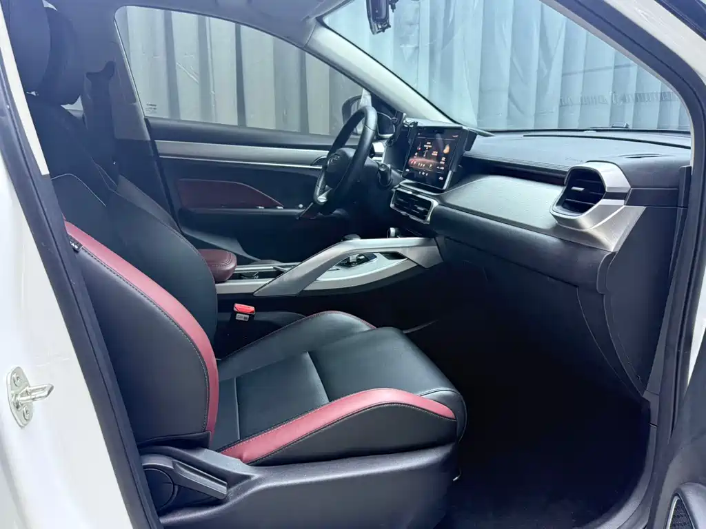 Geely Binyue — миниатюра 17