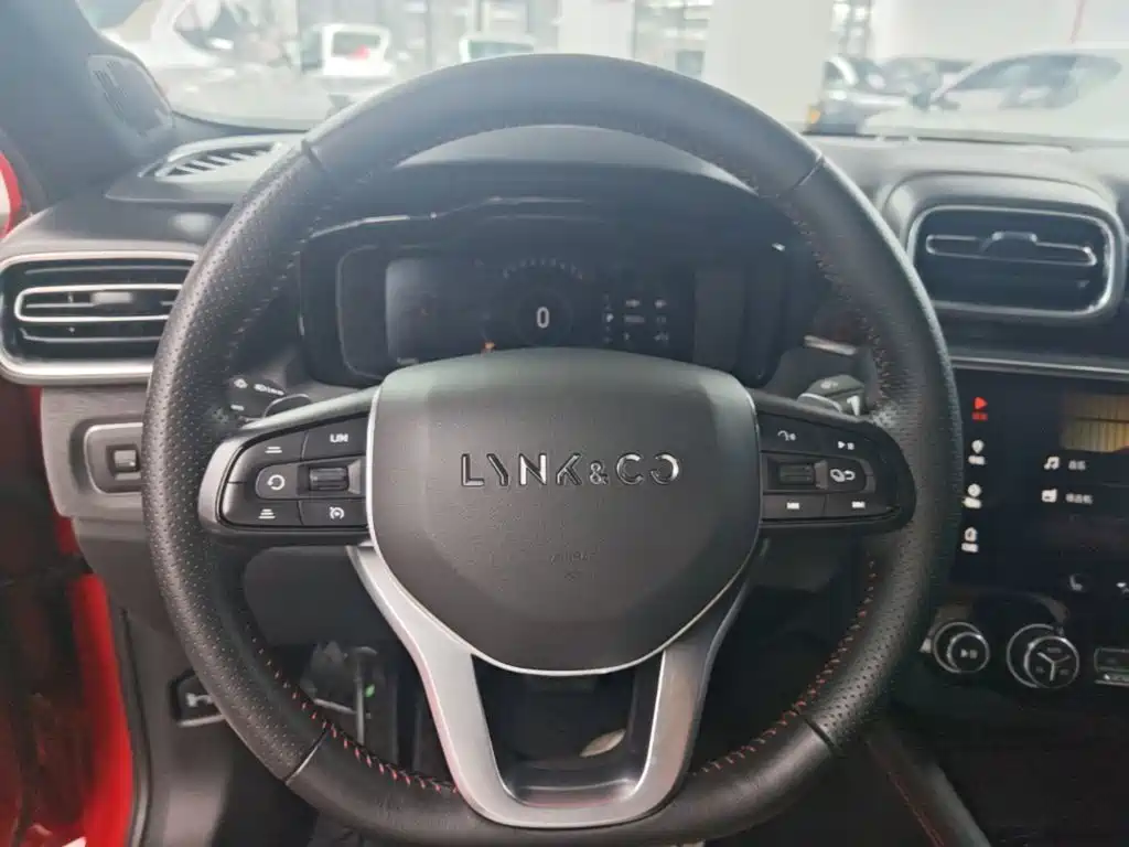 Lynk & Co 03 — миниатюра 11